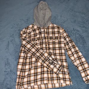 GENTLY WORN 100 COTTON YELLOW BLUE AND WHITE FLANNEL SWEATSHIRT